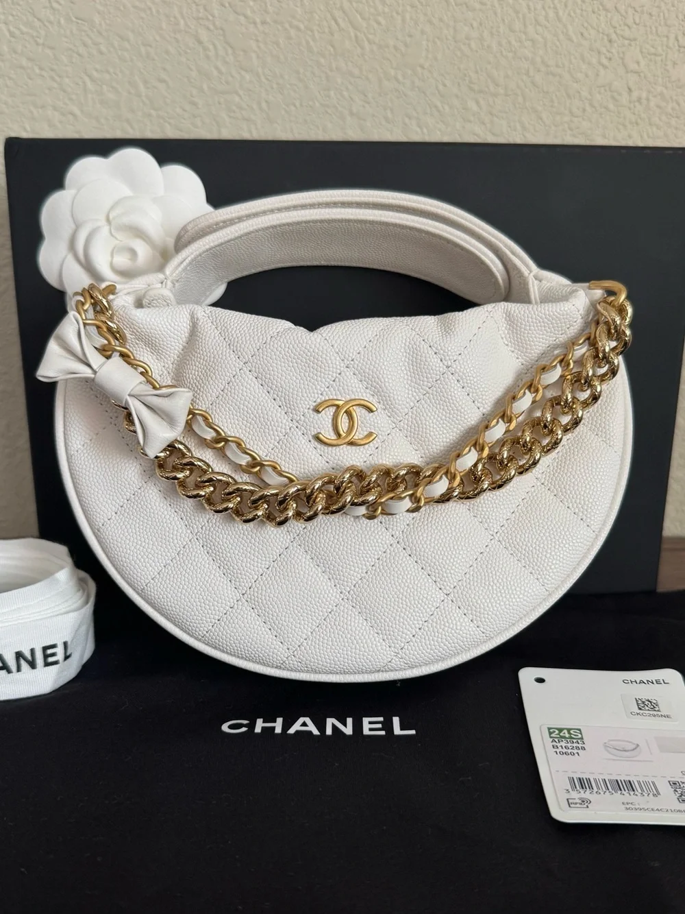 CHANEL Caviar Quilted Bow Pouch Chain Bag